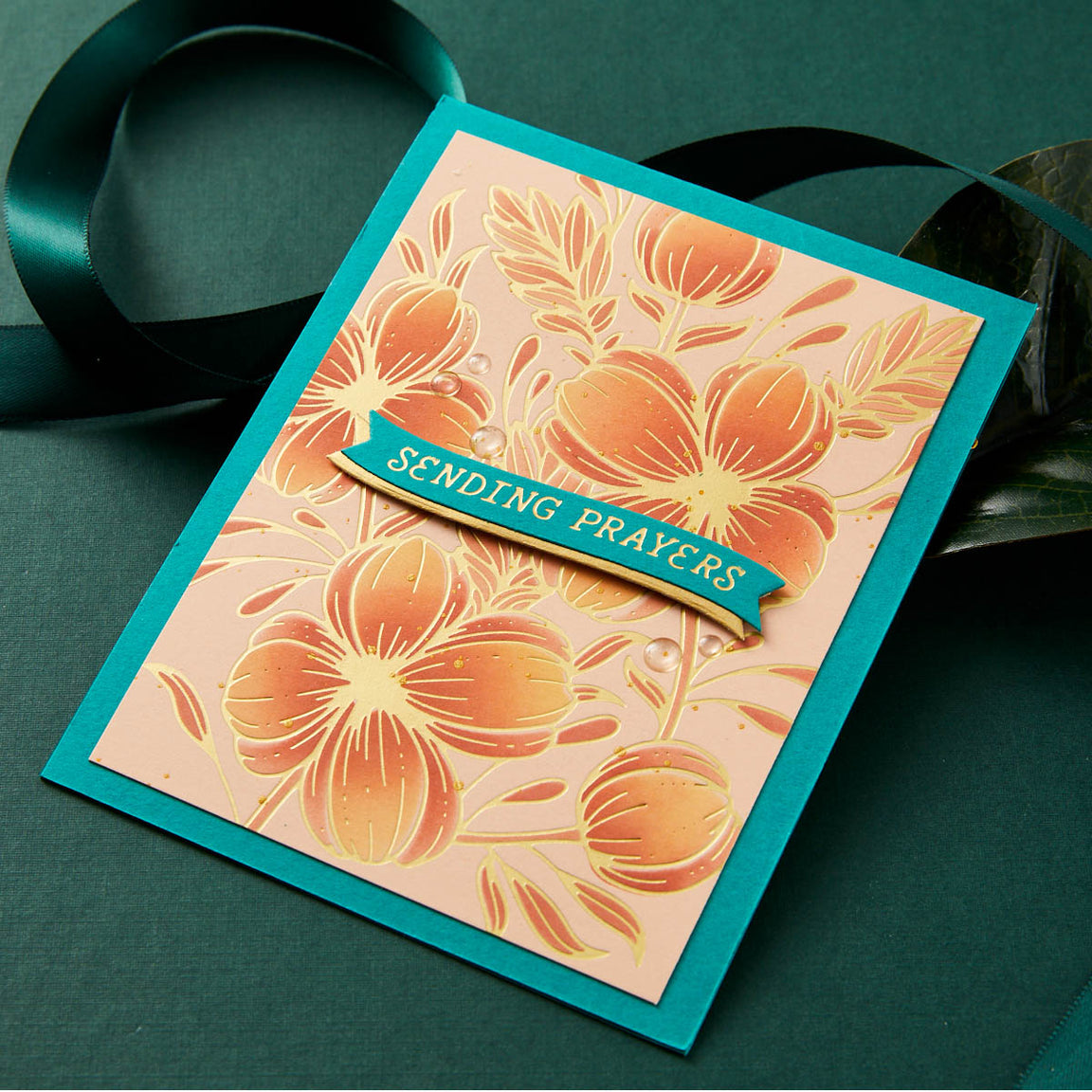 Spellbinders Curved Everyday Sentiments Glimmer Plate & Die Set - Glimmering Flowers Collection